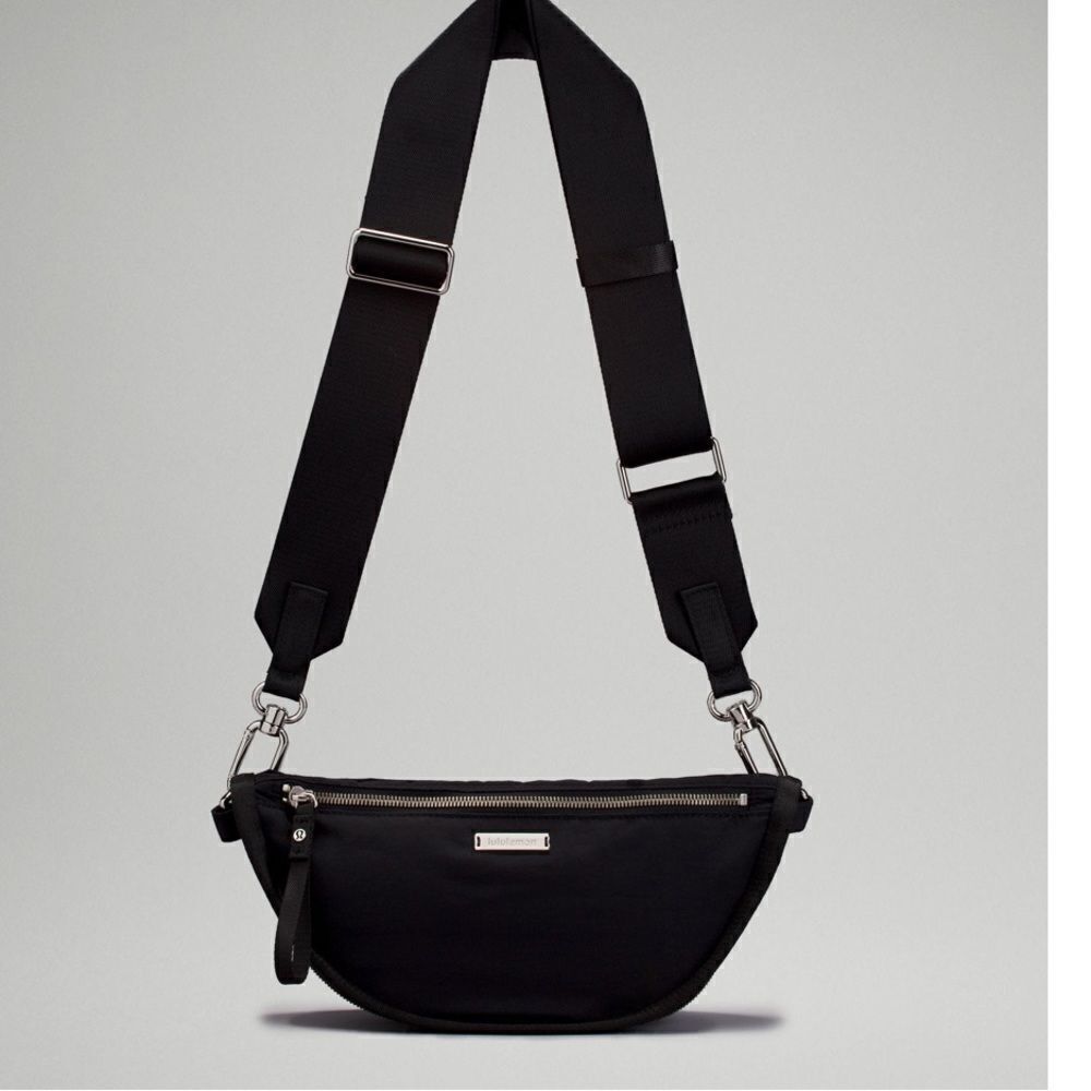 New with tags Lululemon barrel bag 24L with mylo - Picture 2 of 5